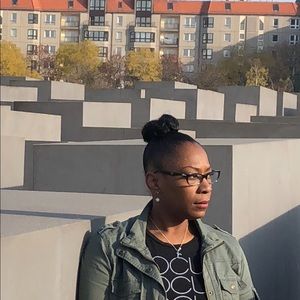 Meet your Posher, Rachel